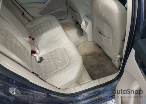 2012 Volkswagen Passat 2.5L Sel z USA, uszkodzony, nr VIN 1VWCH7A32CC072776